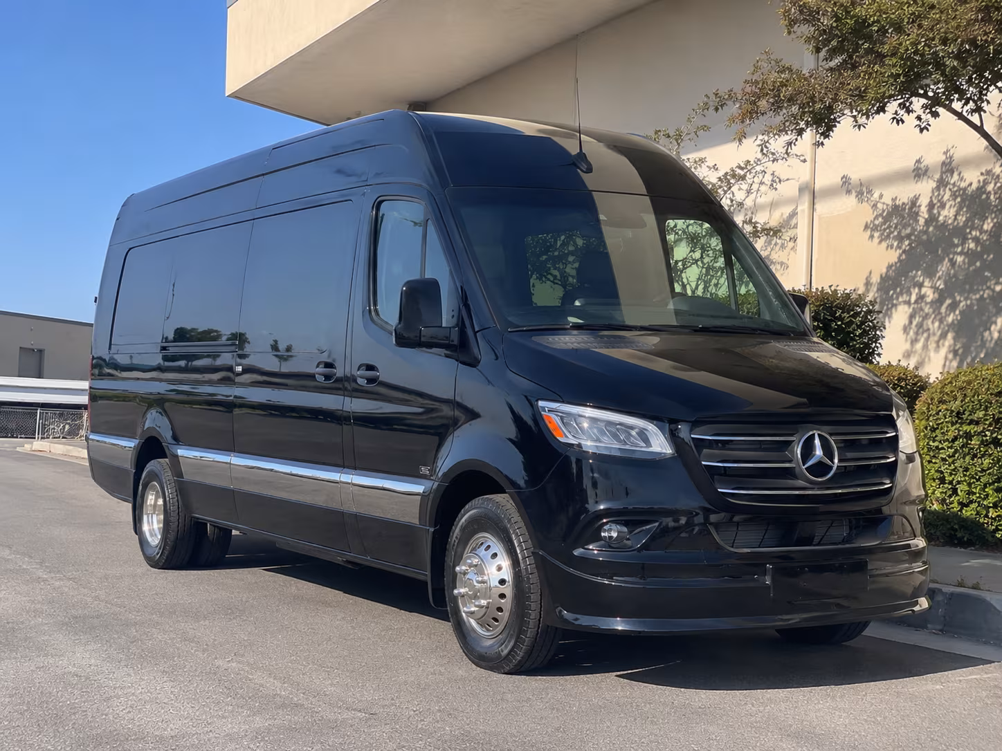 bus rental options for peoria trips