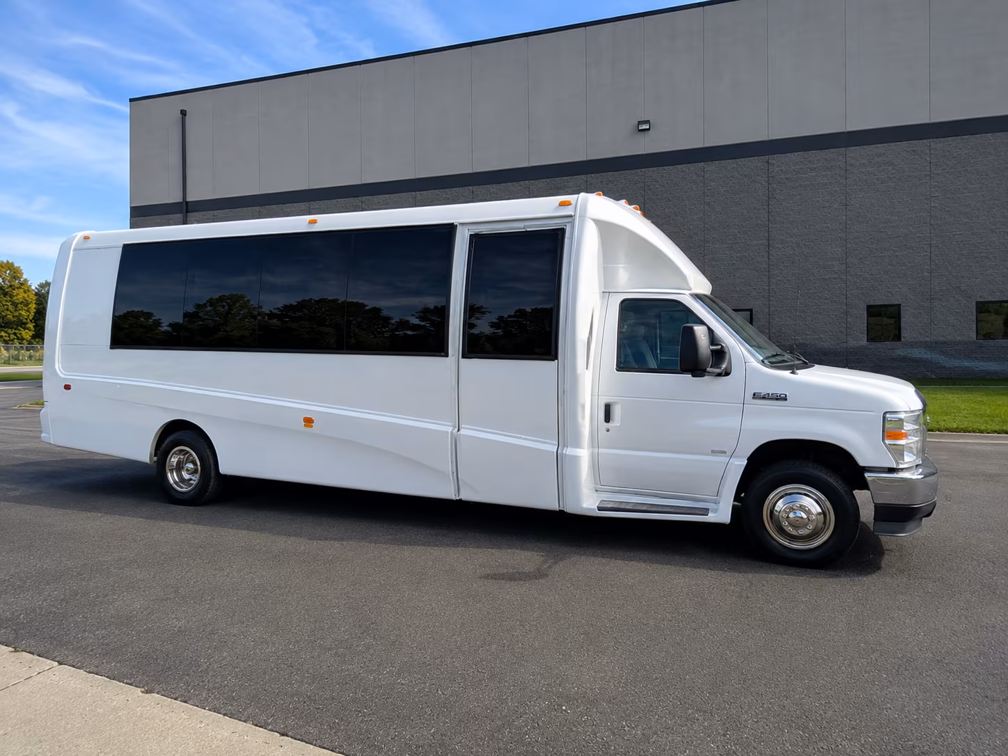 minibuses for peoria elementary and middle school field trips